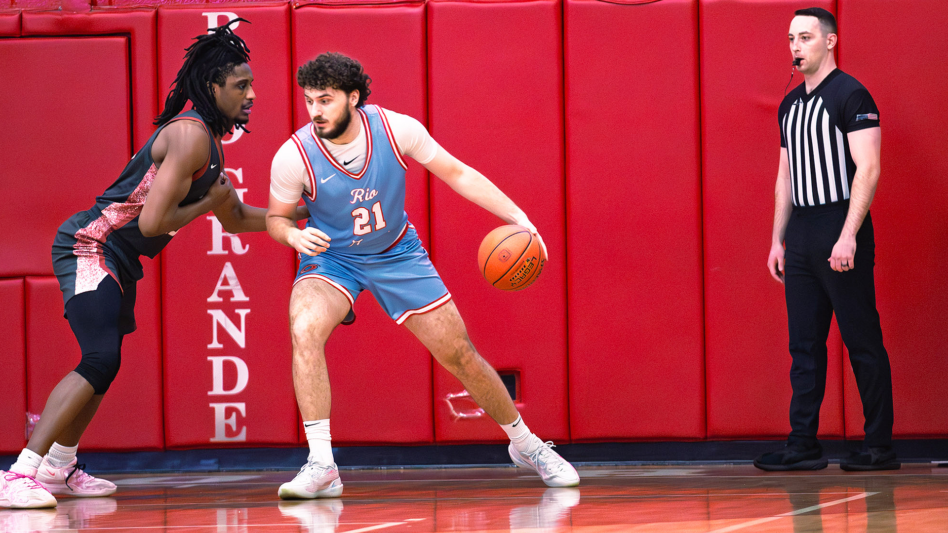 Rio Grande's Kuba Senczyszyn makes a move toward the basket during Tuesday night's win over Indiana University East at the Newt Oliver Arena.