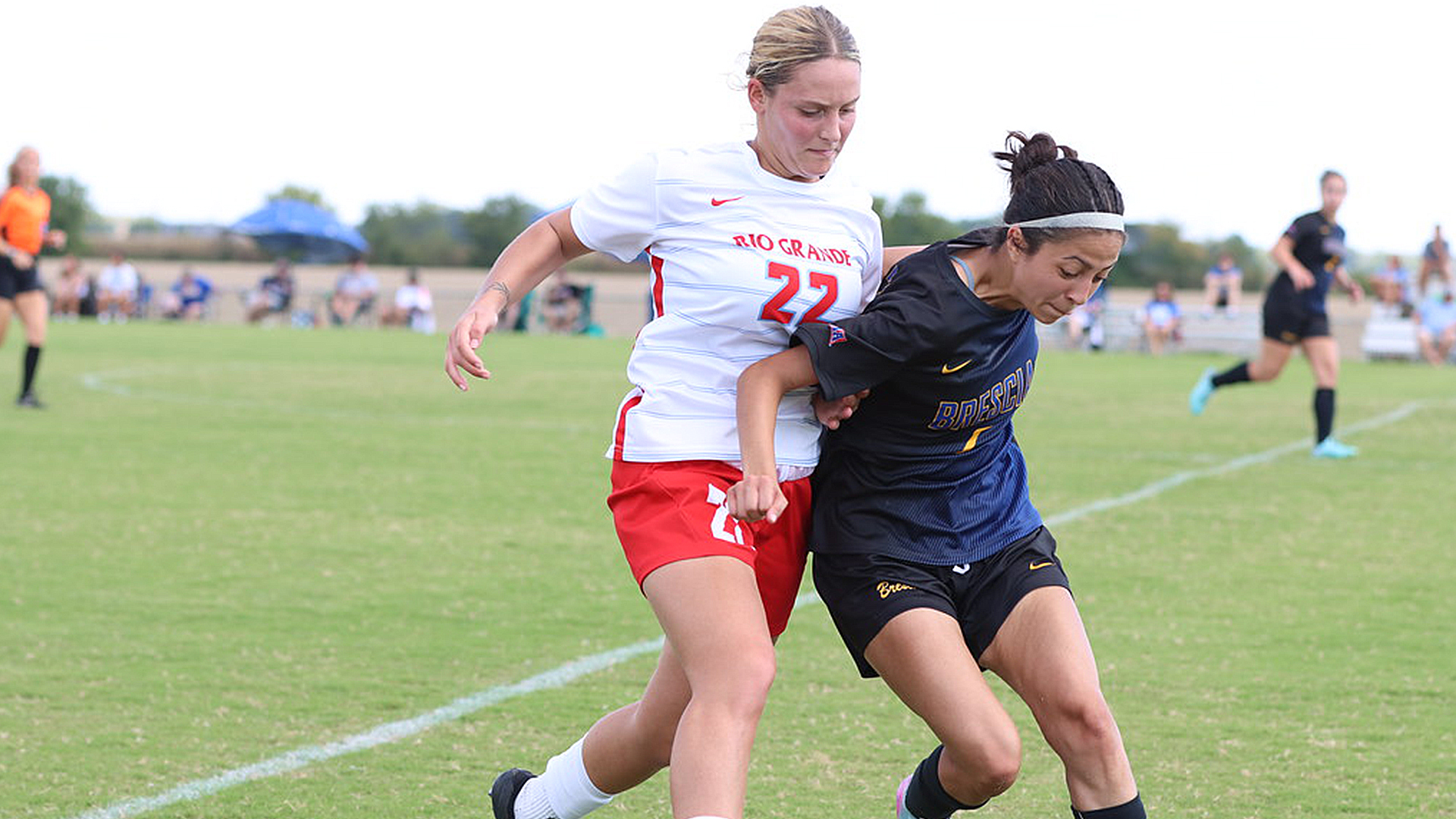Rio's Sara Estrada battles a Brescia defender for control of the ball during Saturday's 4-1 loss to the Bearcats in Owensboro, Ky.